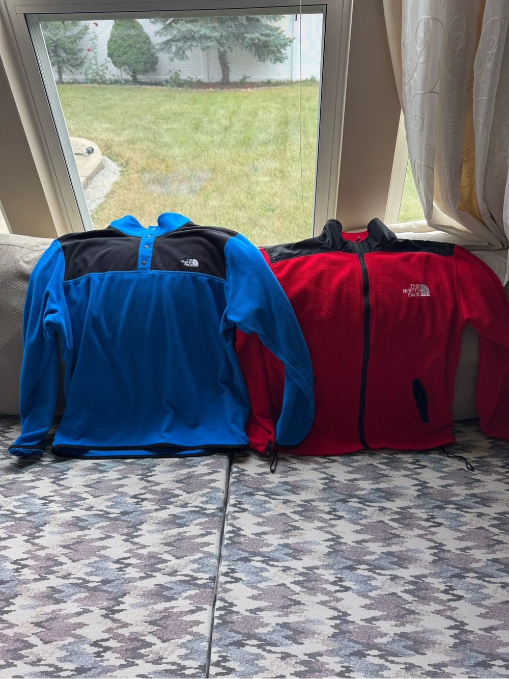 The North Face Men's Blue & Red Fleece Jackets Duo